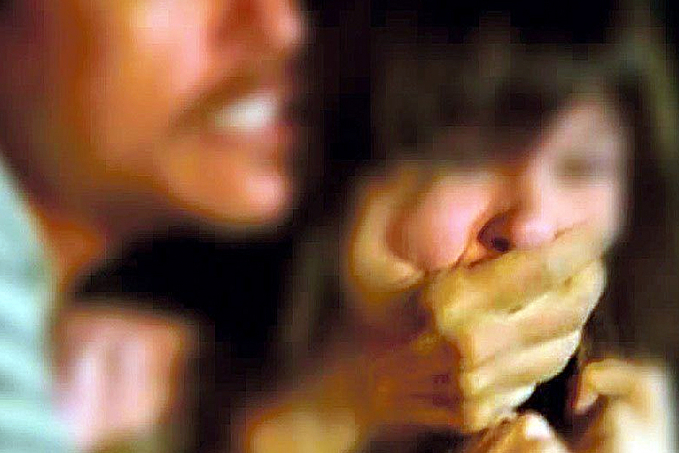 TARADO - Homem tenta arrastar adolescente de 14 anos para casa abandonada - News Rondônia