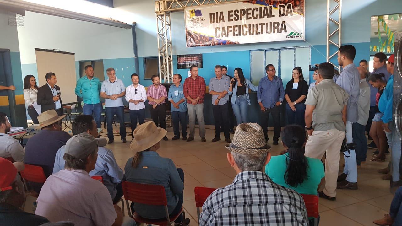 CRISTIANE LOPES PARTICIPA DE DIA ESPECIAL DA CAFEICUTURA NO DISTRITO DE RIO PARDO - News Rondônia