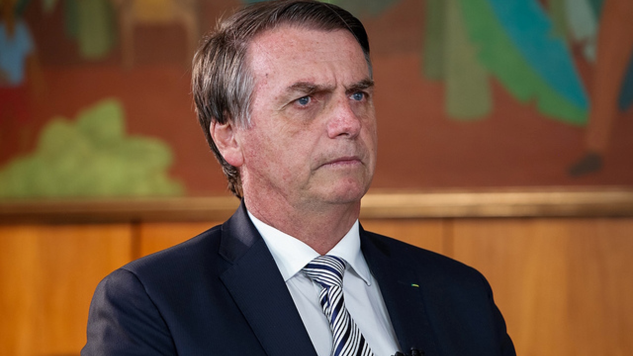 BOLSONARO SANCIONA LEI QUE PUNE MOTORISTA POR ROUBO DE CARGAS - News Rondônia
