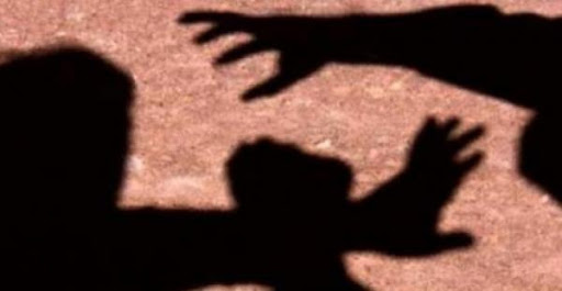 Adolescente tem a casa invadida e agredida a pauladas por trio na zona leste - News Rondônia