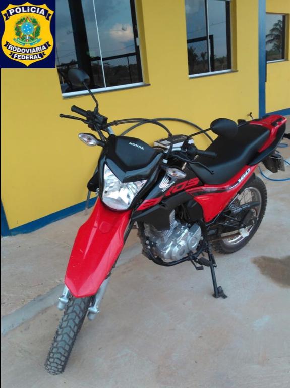 APÓS ACOMPANHAMENTO TÁTICO, PRF RECUPERA MOTO ROUBADA - News Rondônia