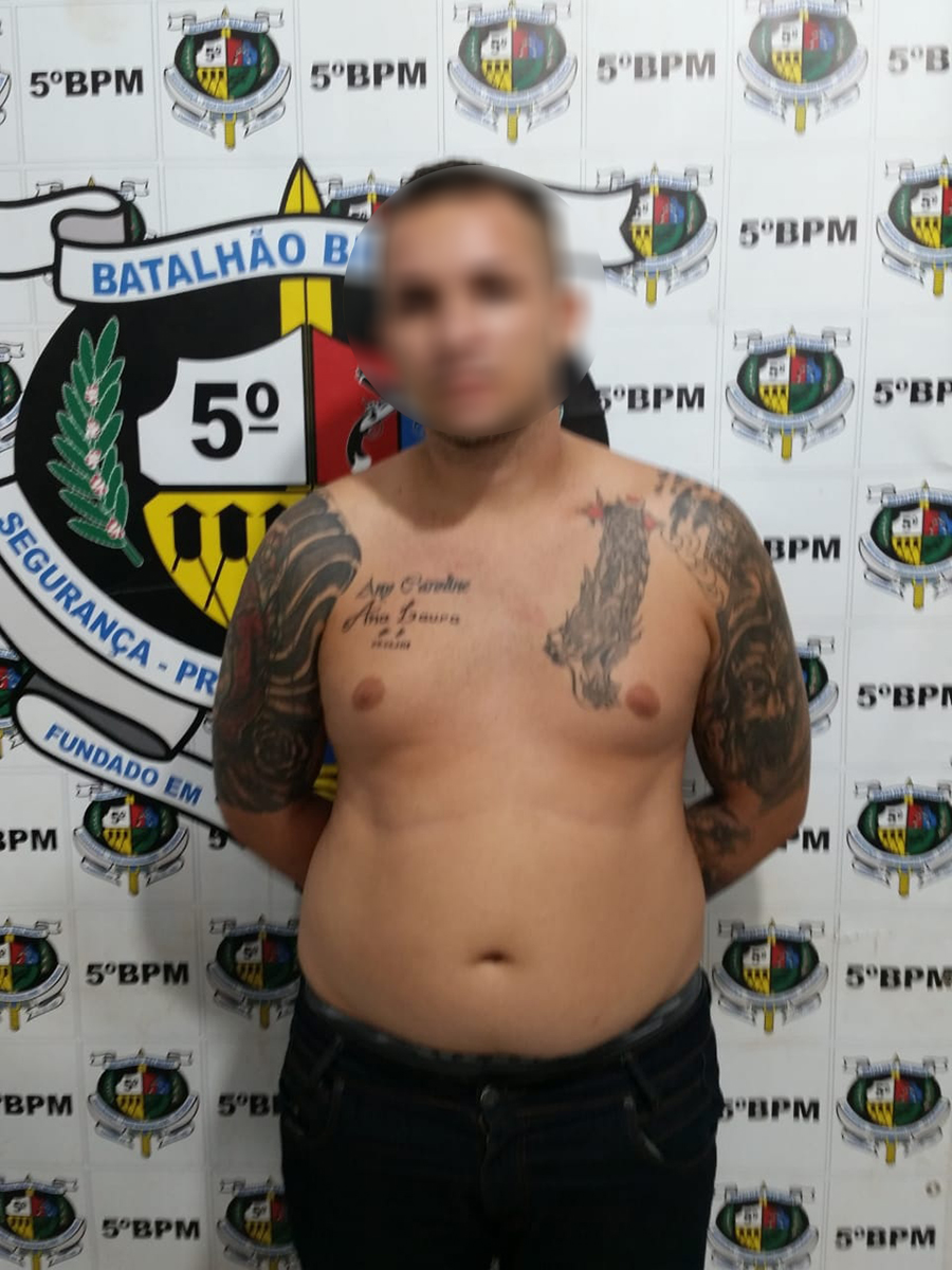 GUARNIÇÃO DO SARGENTO GUSMÃO PRENDE JOVEM COM DROGA, PISTOLA, CELULARES E QUASE R$ 7 MIL - News Rondônia