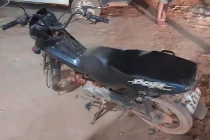 ESCORIAÇÕES: Motociclistas ficam lesionados em acidente no Jardim Santana - News Rondônia