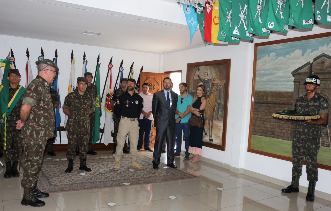 SUPERINTENDENTE DA PRF É AGRACIADO COM MEDALHA DO EXÉRCITO BRASILEIRO - News Rondônia