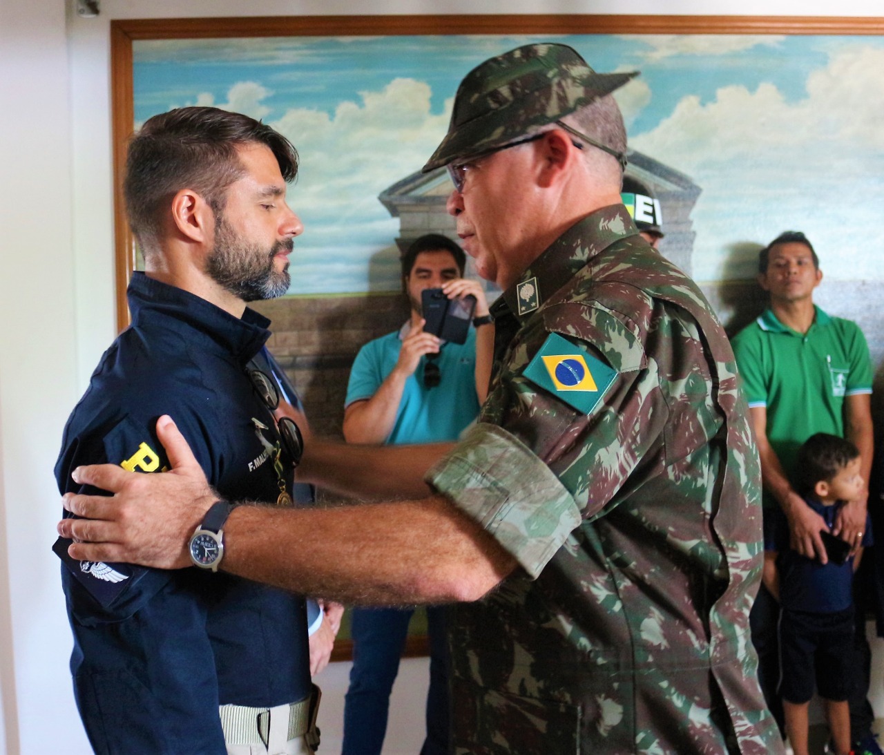 SUPERINTENDENTE DA PRF É AGRACIADO COM MEDALHA DO EXÉRCITO BRASILEIRO - News Rondônia