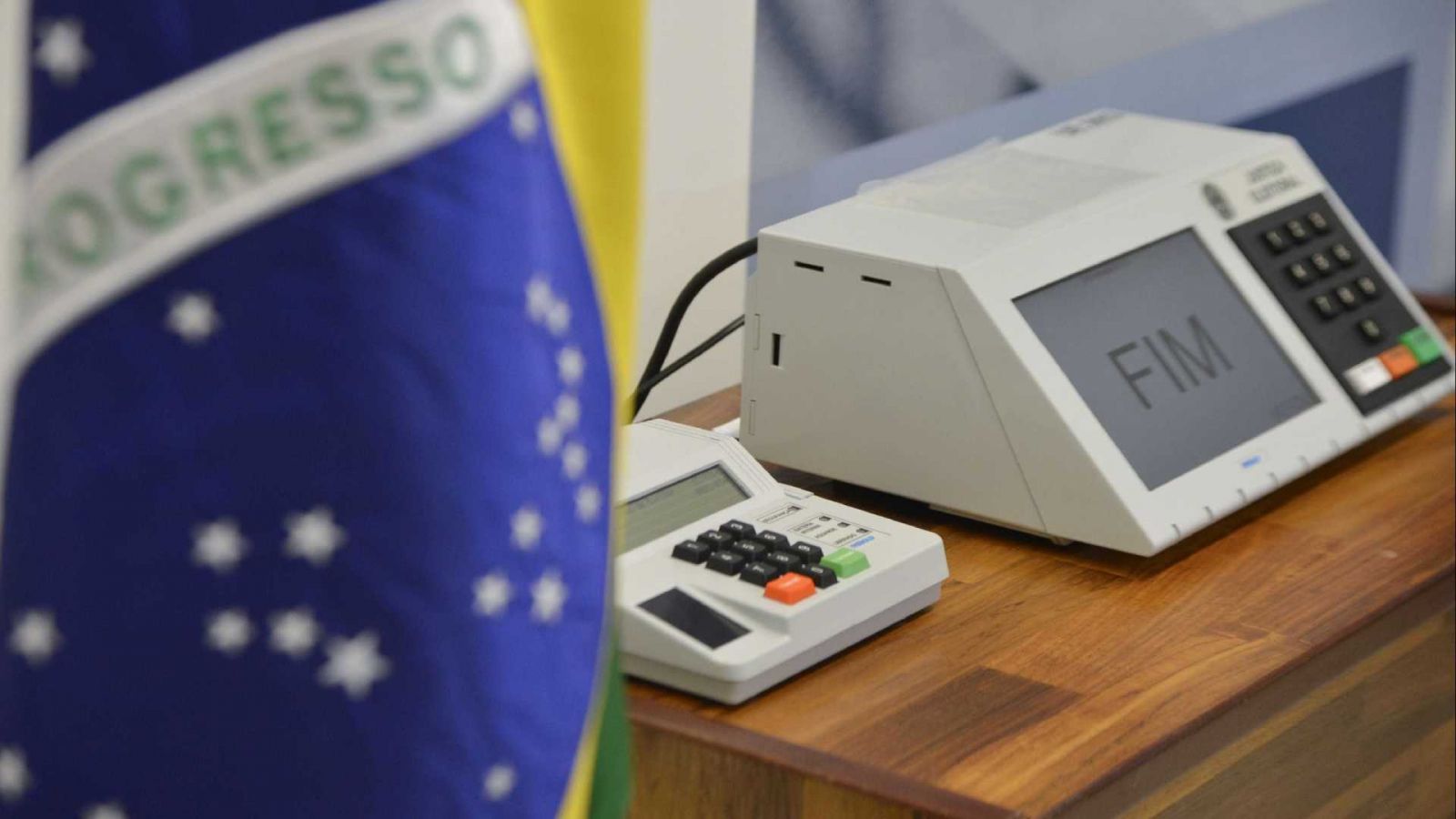 BRASILEIROS NÃO CONFIAM NA URNA ELETRÔNICA, DIZ PESQUISA - News Rondônia