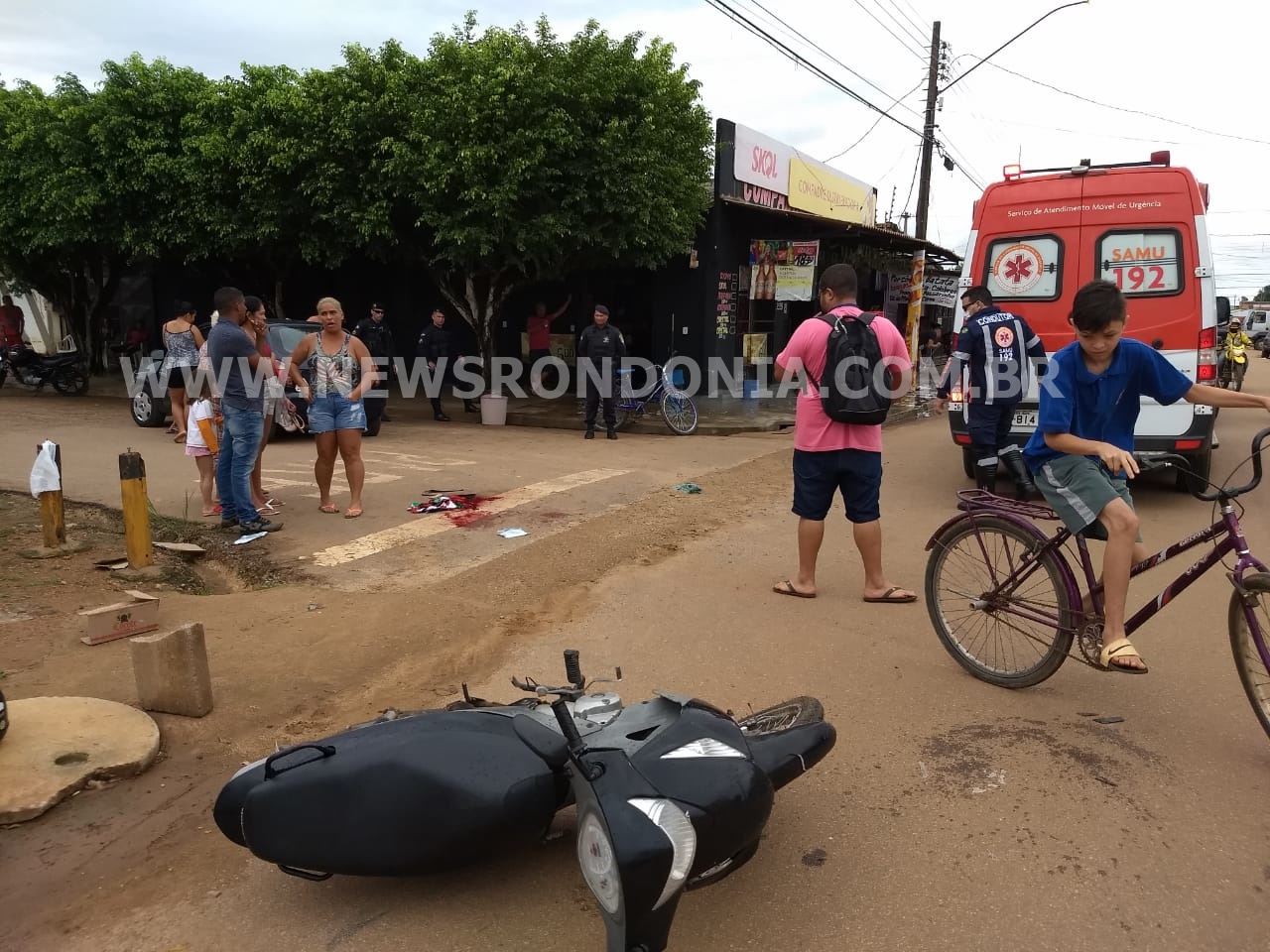 MOTOCICLISTA FICA EM ESTADO GRAVE APÓS COLIDIR CONTRA CARRO NA ZONA SUL DE PORTO VELHO - News Rondônia
