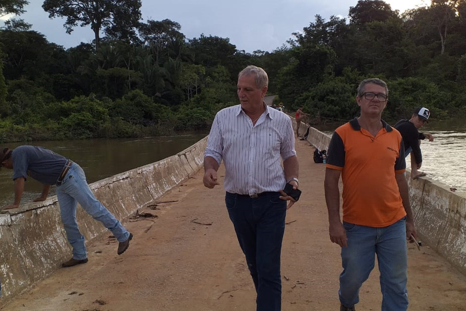 DEPUTADO ADELINO REAFIRMA QUE RECUPERAÇÃO DO TRAVESSÃO B-40 COMEÇA HOJE - News Rondônia