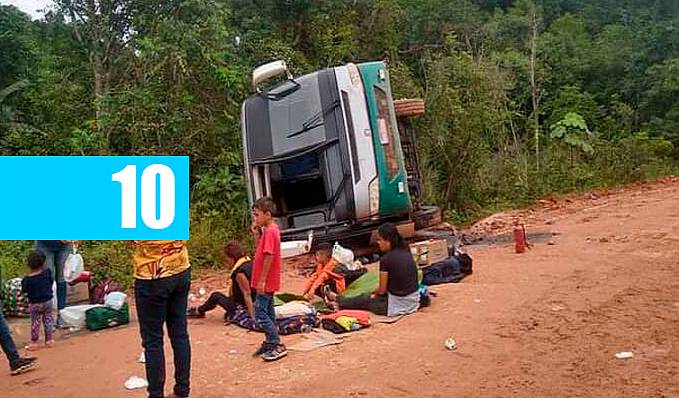 Ônibus com passageiros tomba a caminho de Porto Velho na BR-319 - News Rondônia