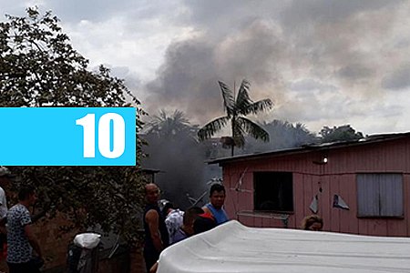 INCÊNDIO CONSOME CASAS E ESPALHA PÂNICO EM BAIRRO DE MANAUS - News Rondônia