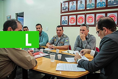 ASSINADOS PROJETOS QUE ALTERAM LEI DA ORGANIZAÇÃO BÁSICA DO CORPO DE BOMBEIROS E POLÍCIA MILITAR PARA MELHORAR A SEGURANÇA PÚBLICA EM RONDÔNIA - News Rondônia