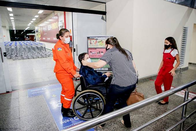 EMOÇÃO - Pacientes retornam a Rondônia após se recuperarem da Covid-19 em hospitais de Porto Alegre - News Rondônia