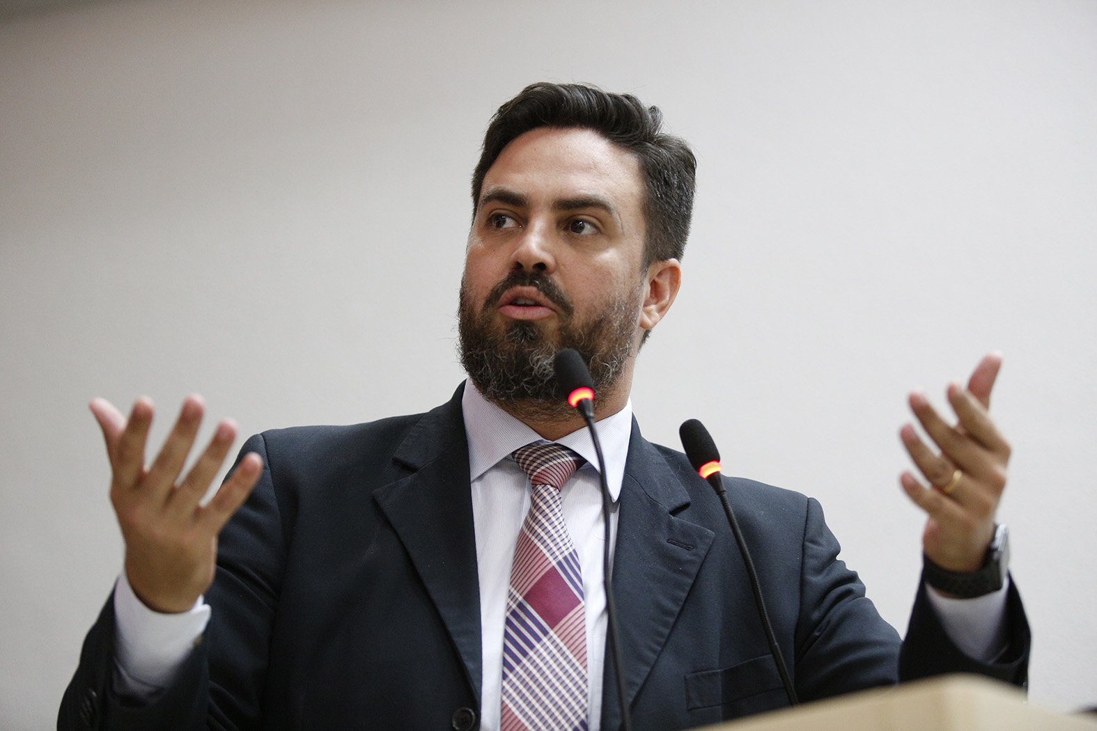LÉO MORAES APRESENTA PROJETO QUE DEFENDE NOMEAÇÃO DE SERVIDORES DE CARREIRA PARA CARGOS DO SISTEMA PENITENCIÁRIO - News Rondônia
