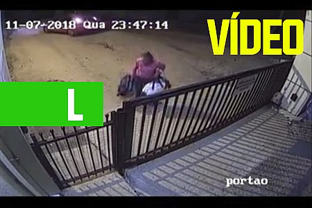 IDOSA É ABANDONADA POR FAMILIARES NA PORTA DE ABRIGO DURANTE MADRUGADA FRIENTA - VEJA VÍDEO - News Rondônia