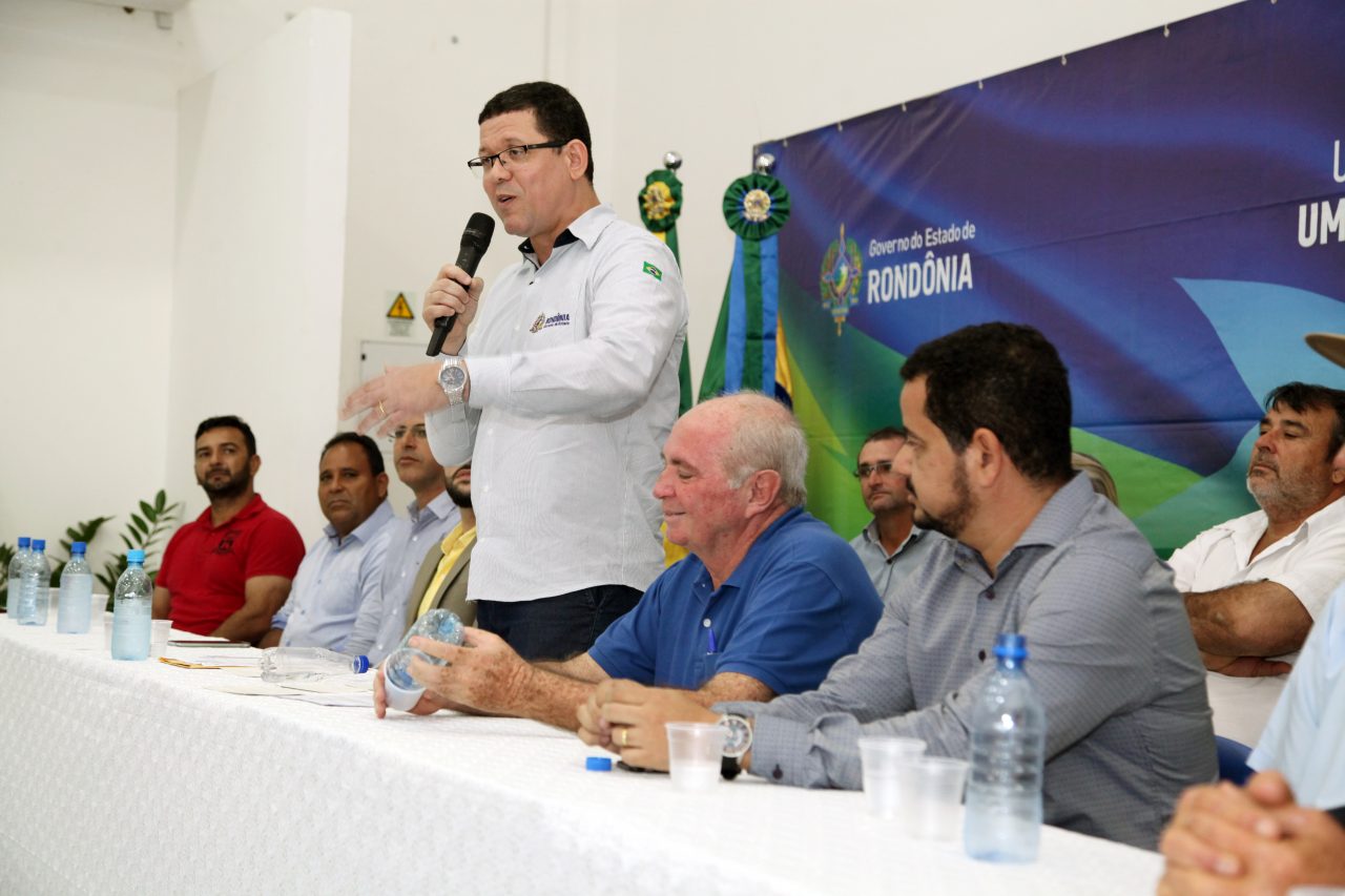 GOVERNO DE RONDÔNIA ENTREGA MAQUINÁRIOS EM SÃO FRANCISCO DO GUAPORÉ E PROJETA AVANÇO DA PRODUÇÃO AGRÍCOLA - News Rondônia