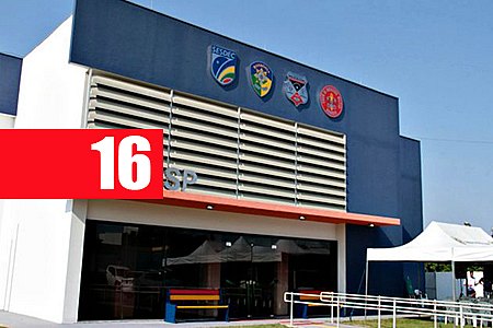 DURANTE BRIGA, JOVEM DE 23 ANOS É ATACADA COM FACÃO EM LANCHONETE DE CHUPINGUAIA - News Rondônia