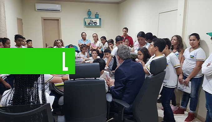 ROLIM DE MOURA  ALUNOS DOS 6º ANOS DA ESCOLA ESTADUAL MONTEIRO LOBATO VISITAM PREFEITO - News Rondônia