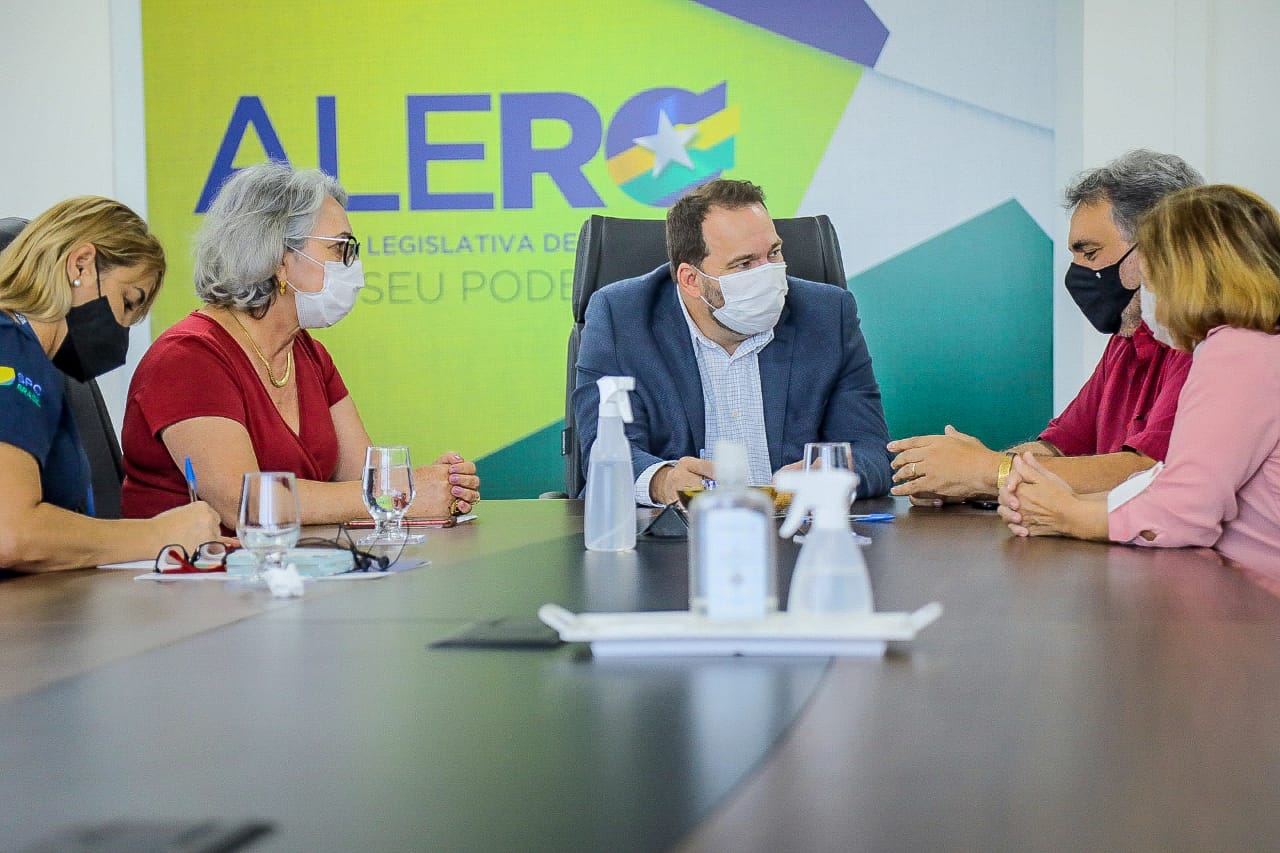 Presidente Alex Redano se reúne com dirigentes lojistas, que apresentam o Move Varejo - News Rondônia