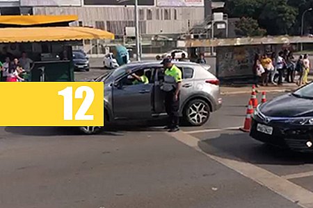 VÍDEOS: MOTORISTA BÊBADO CAUSA DOIS ACIDENTES NA W 3 SUL E ACABA PRESO - News Rondônia