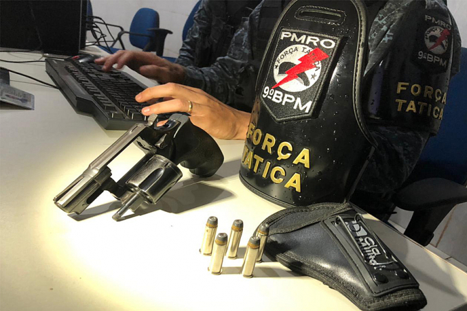 Força Tática prende motorista com revólver no centro de Porto Velho - News Rondônia
