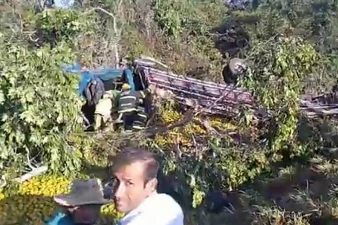 VEJA VÍDEO - Caminhoneiro de São Paulo morre em Rondônia após colisão em trator na BR-174 - News Rondônia