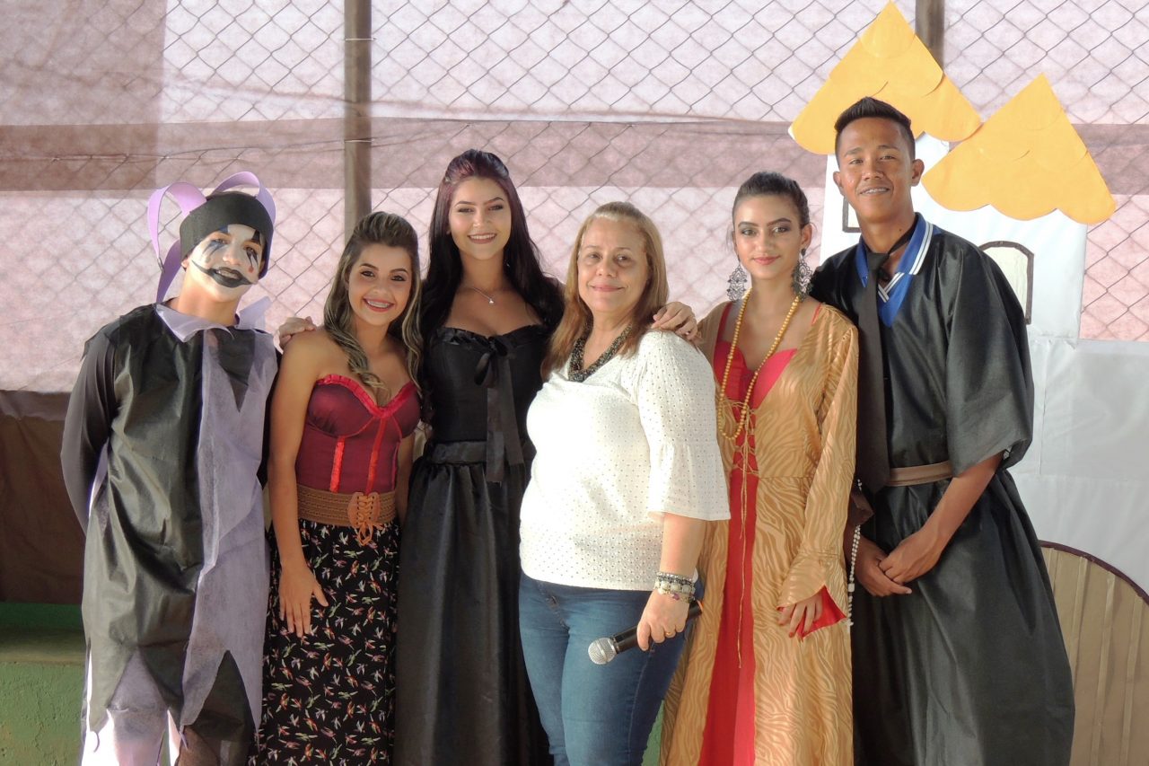 LITERATURA E ARTE ENVOLVEM ALUNOS DURANTE SARAU DA ESCOLA ESTADUAL PETRÔNIO BARCELOS, EM PORTO VELHO - News Rondônia