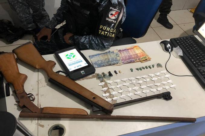 Força tática prende suspeitos, fecha boca de fumo e apreende armas e drogas - News Rondônia