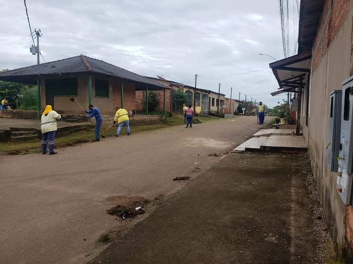 Semusb atende pedido de Vereador Valtinho Canuto e realiza limpeza no bairro Triângulo - News Rondônia