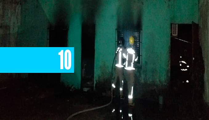 CASA É DESTRUÍDA PELO FOGO NA ZONA SUL DE PORTO VELHO (VÍDEO) - News Rondônia
