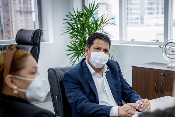 Deputado Jair Montes recebe pedido do município para interceder pela devolução do terminal rodoviário da capital para prefeitura - News Rondônia