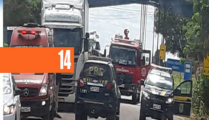 TRAGEDIA: CAMINHONEIRO É SOCORRIDO APÓS SER ELETROCUTADO POR FIO DE ALTA TENSÃO NA BR-364 - News Rondônia