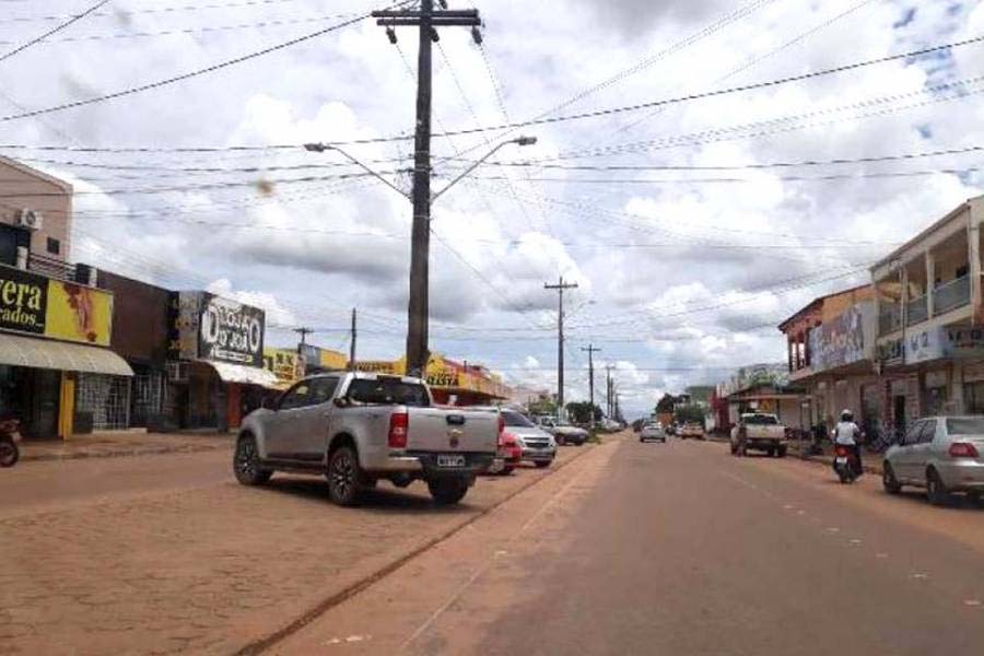 Inconformado - homem acusa pastor e ameaça matar mulher dentro de igreja evangélica na cidade de Cerejeiras - News Rondônia