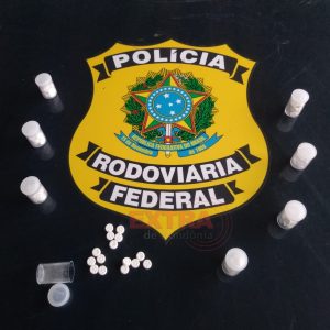 PRF DETÉM MOTORISTA COM 113 COMPRIMIDOS DE ANFETAMINA DIRIGINDO HÁ 48 HORAS - News Rondônia
