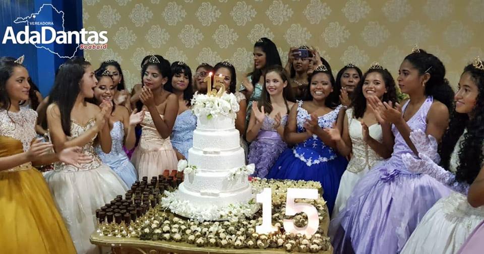 AÇÃO SOCIAL: BAILE DE DEBUTANTES PROMOVIDO POR ADA DANTAS É MARCADO POR EMOÇÃO - News Rondônia