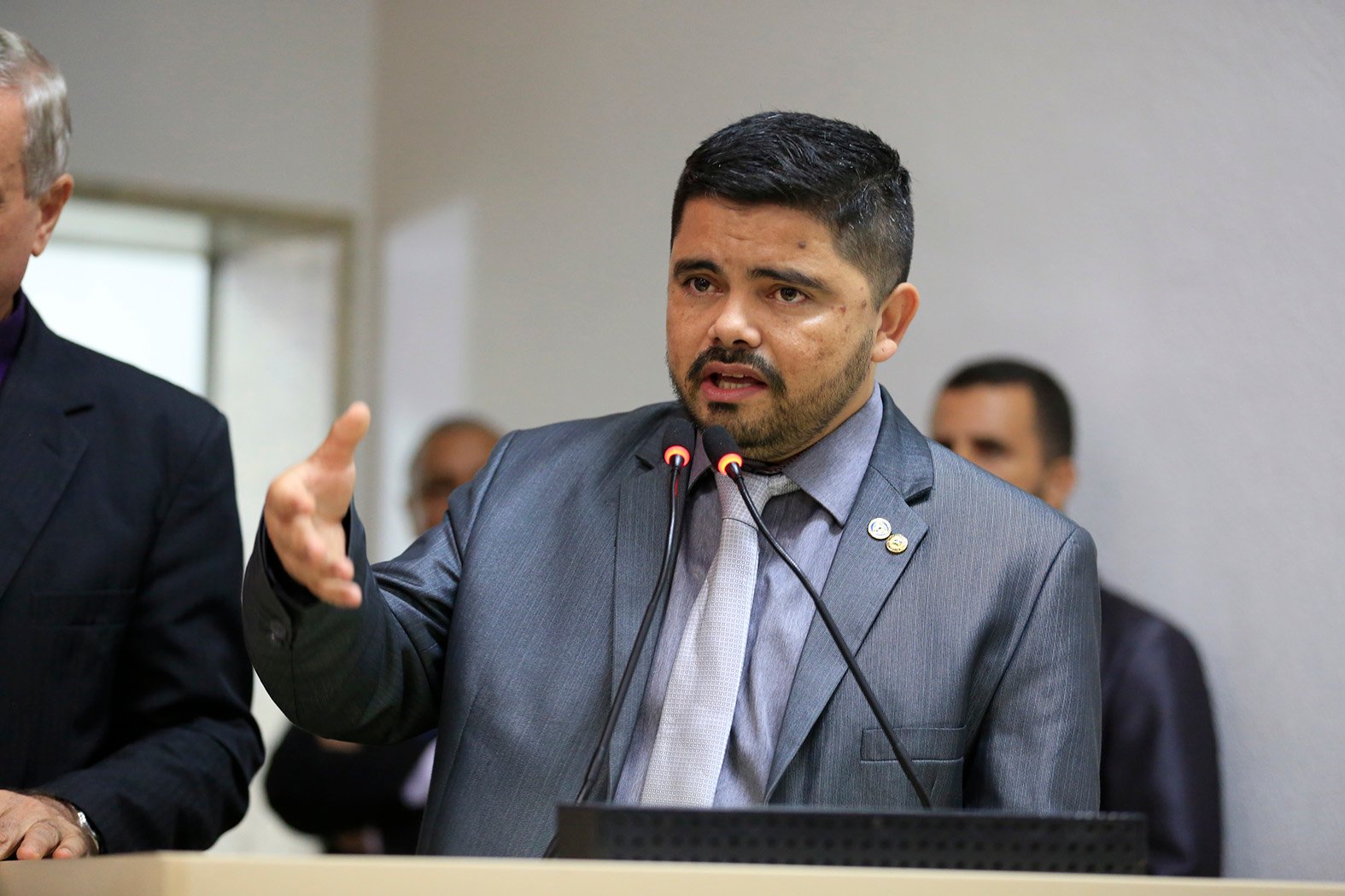 JESUÍNO BOABAID APONTA OMISSÃO EM ARTIGO QUE TRATA DE MANUSEIO DE SUBSTÂNCIAS QUÍMICAS E EXPLOSIVAS - News Rondônia