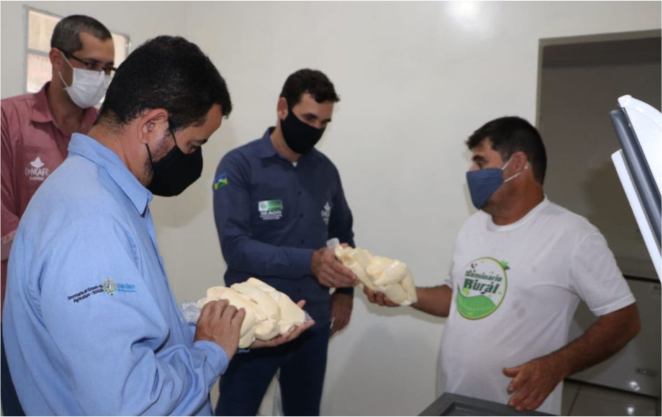 Agroindústria familiar agrega valor à produção com venda de mandioca descascada e congelada em Chupinguaia - News Rondônia