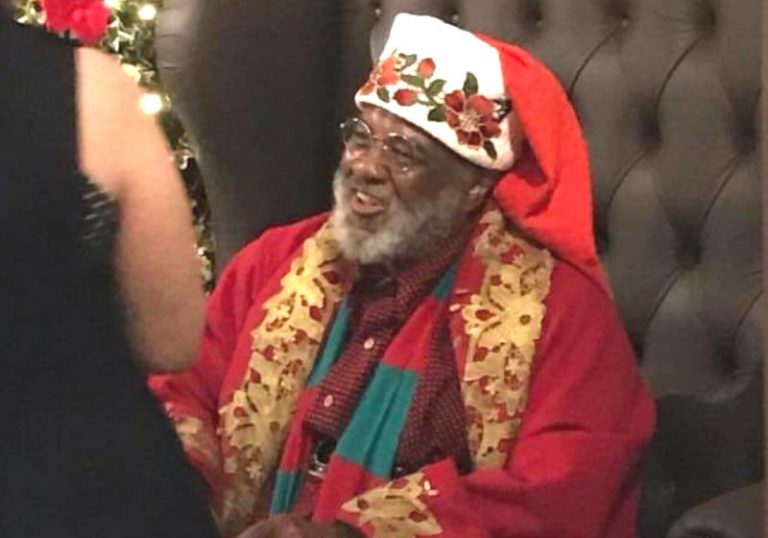 PAPAI NOEL NEGRO CONTRATADO POR SHOPPING FAZ SUCESSO NA WEB - News Rondônia