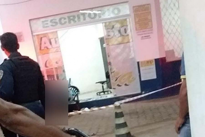 Homem é executado a tiro sentado em cadeira de posto de combustíveis em RO - News Rondônia