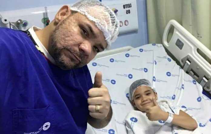 PROMETE QUE VAI DAR TUDO CERTO? DIZ CRIANÇA ANTES DE MORRER EM HOSPITAL DE MANAUS; PAI DENUNCIA NEGLIGÊNCIA - News Rondônia