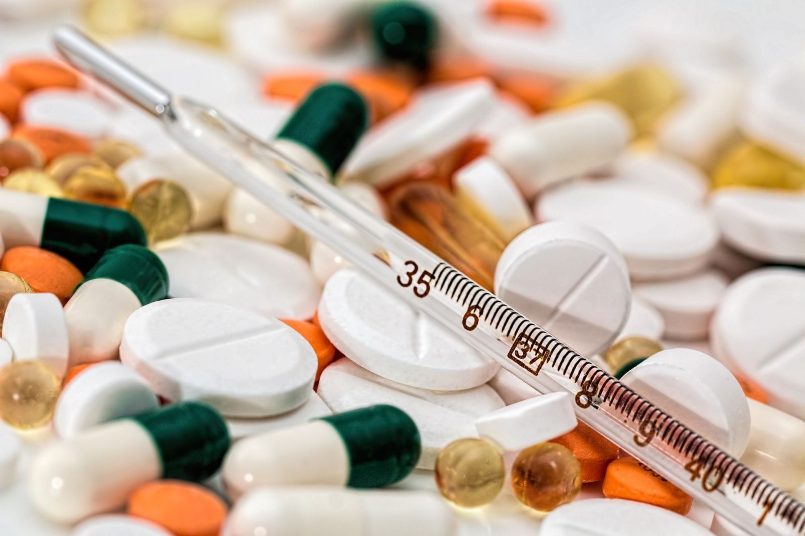 Os riscos da automedicação na pandemia - News Rondônia