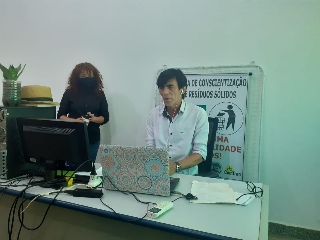 Rolim de Moura: Professores da Escola Dina Sfat participam de palestra educativa de conscientização Sobre Resíduos Sólidos - News Rondônia