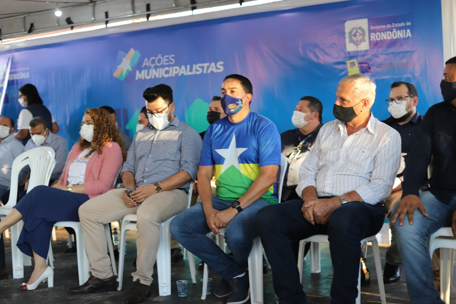 Deputado Eyder Brasil participa do lançamento dos Programas 'Tchau Poeira' e Governo na Cidade em Porto Velho - News Rondônia
