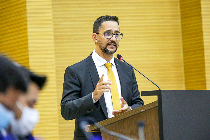 Lei de autoria do deputado Anderson que garante passe livre em ônibus para pessoas em tratamento de câncer é sancionada pelo Governo - News Rondônia