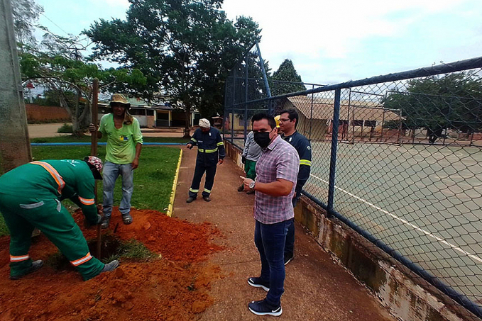 Vereador Edimilson Dourado acompanha revitalização em iluminação na Praça Rio Candeias - News Rondônia