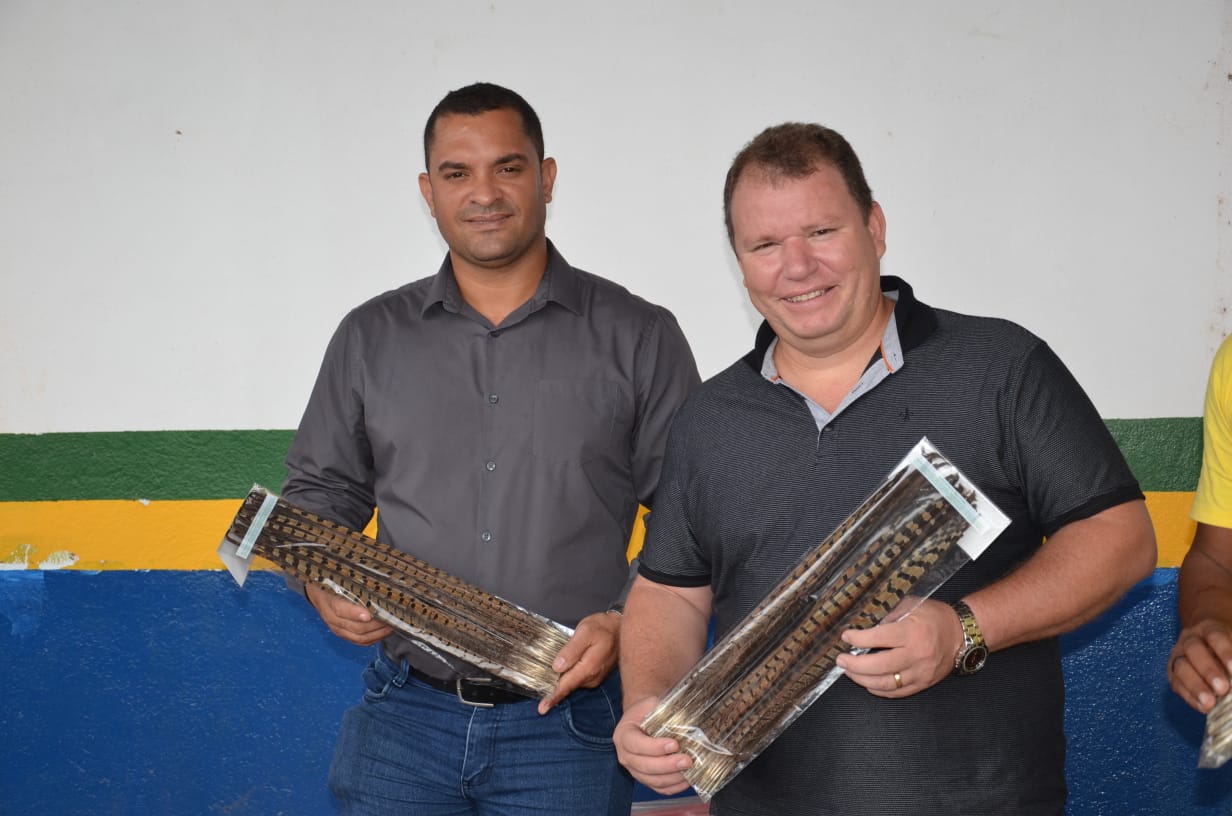 DR NEIDSON PARTICIPA DA DOAÇÃO DE MATERIAIS PARA REALIZAÇÃO DE OFICINAS DE ARTESANATO EM GUAJARÁ-MIRIM - News Rondônia