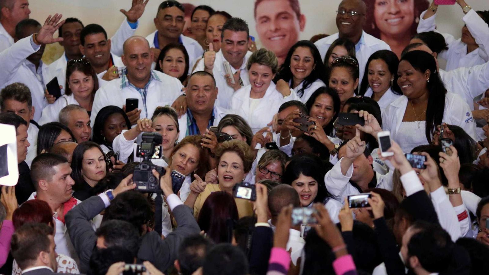 FIM DA PARCERIA: MÉDICOS CUBANOS COMEÇAM A DEIXAR O BRASIL NO DIA 25 - News Rondônia