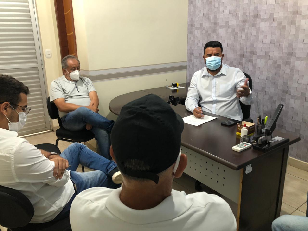Vereador Carlos Damaceno se reúne com secretário da SEMAGRIC em busca de melhorias para as estradas e ramais - News Rondônia