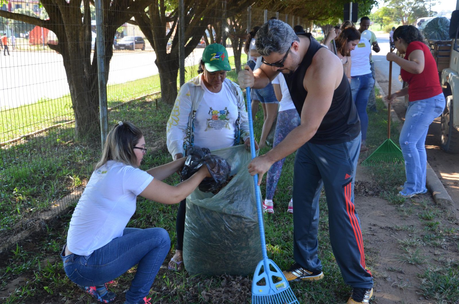 CERCA DE 04 TONELADAS DE LIXO SÃO RECOLHIDAS NA PRIMEIRA AÇÃO DO PROJETO ARIQUEMES MAIS LIMPA - News Rondônia