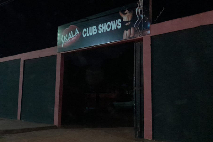 NO CABARÉ: Bandidos armados invadem casa de shows no bairro Lagoa e roubam vigia e clientes - News Rondônia