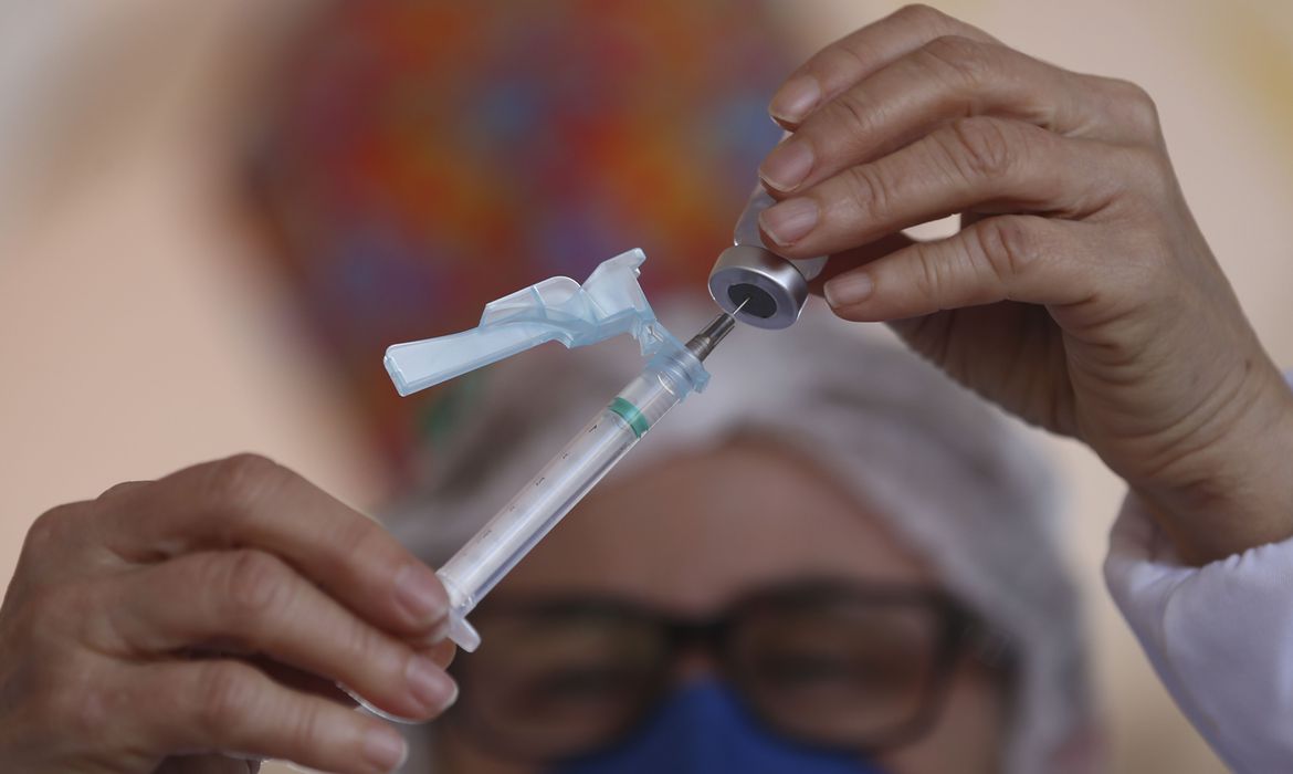 Estudo diz que vacinados com CoronaVac têm 74% menos chance de morte - News Rondônia